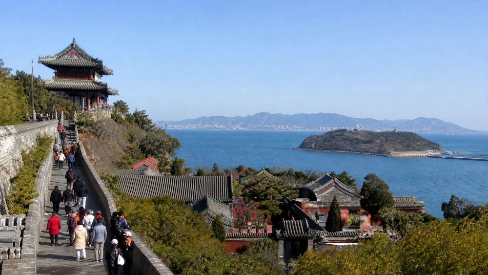 蓬莱阁主阁飞檐临海