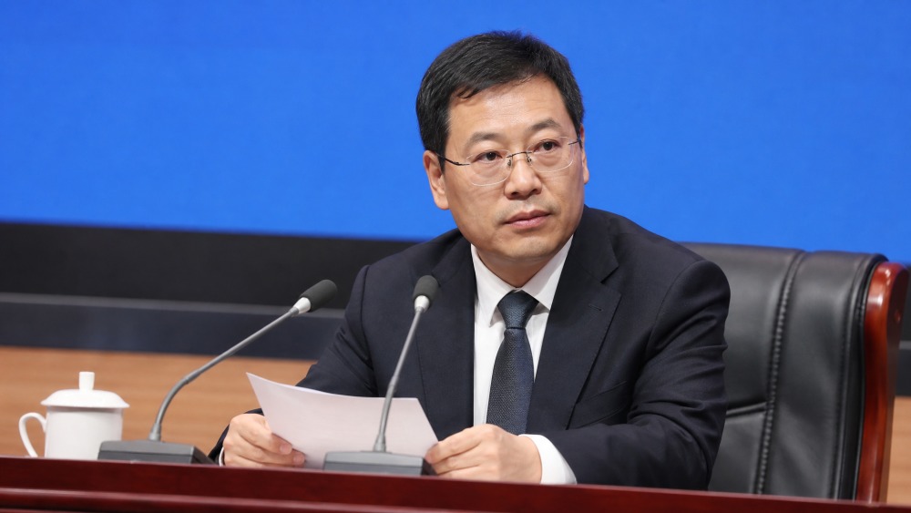 商场停车场入口车辆进出